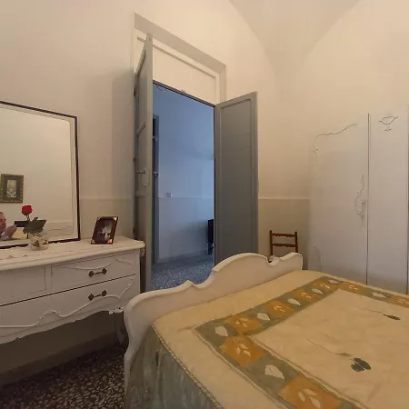 Country House, Tr-ba-00301 *